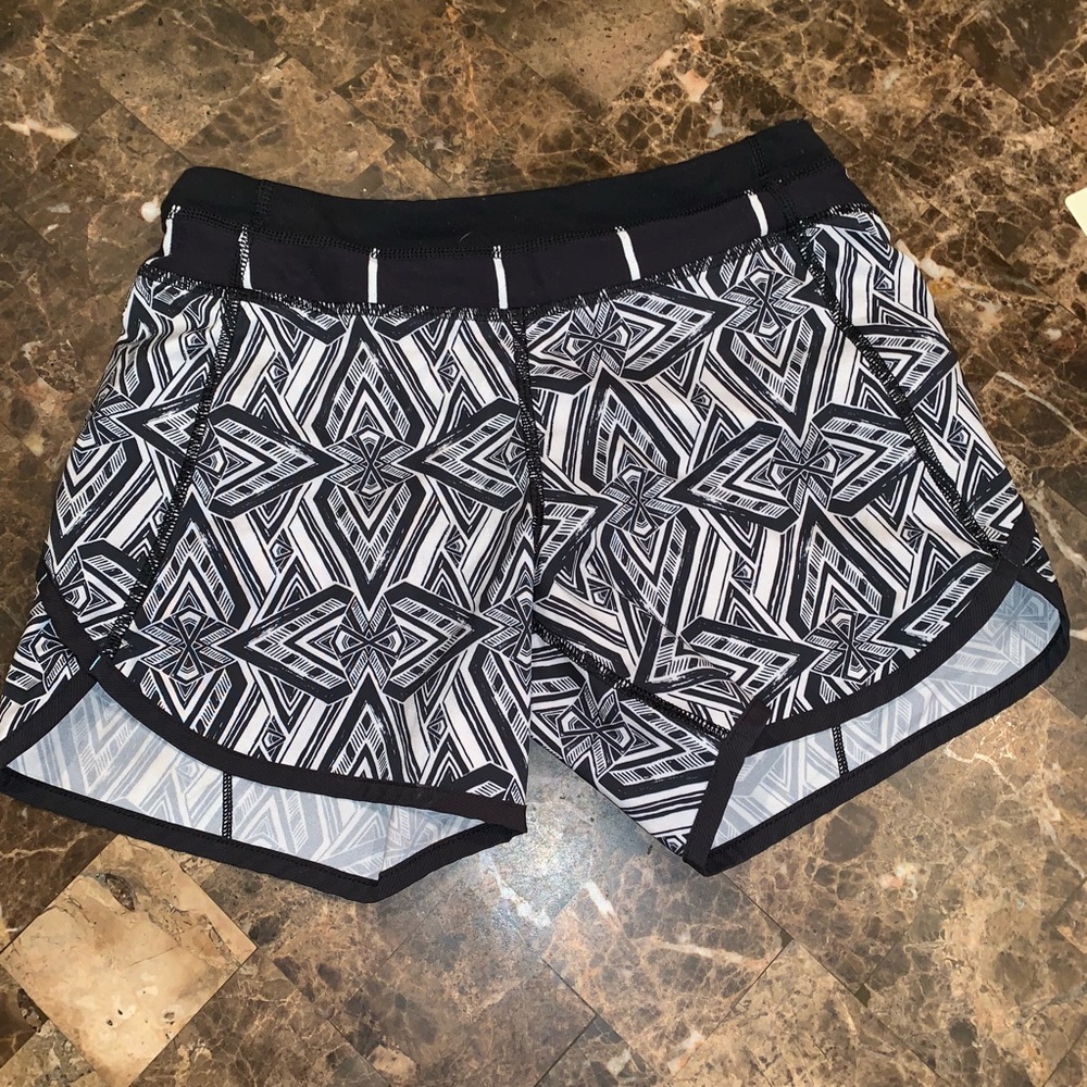 Lululemon avivva athletic shorts